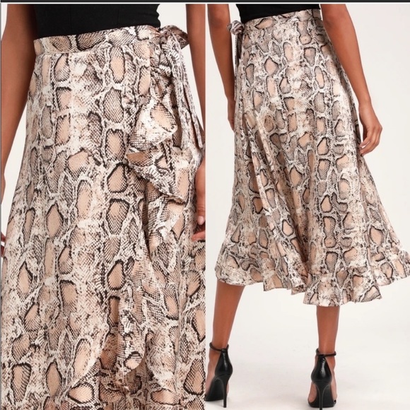 Lulu’s tan silky snakeskin print ruffled skirt Size XS - Picture 3 of 17